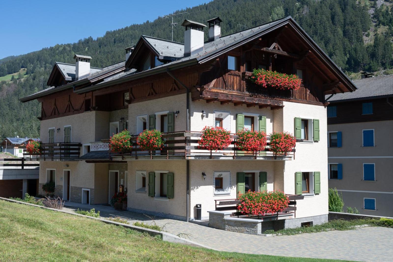 Apartamento Casa Le Rondini Valdisotto Exterior foto